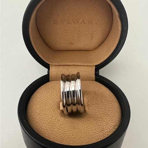 Like new, size 10 , silver - Picture 2 of 3